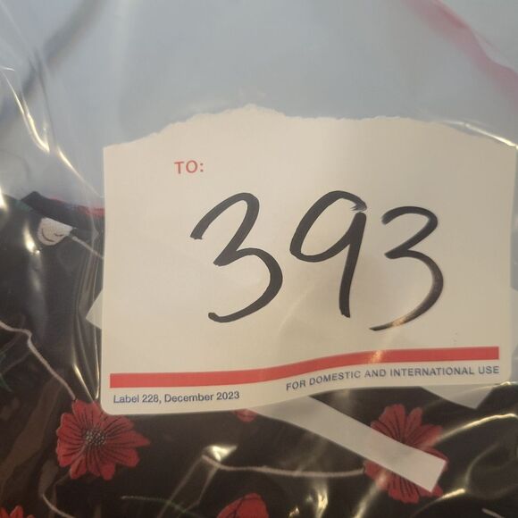 Astr The Label Black and Red Floral Blouse Top Long Sleeves Size Medium - Picture 6 of 6